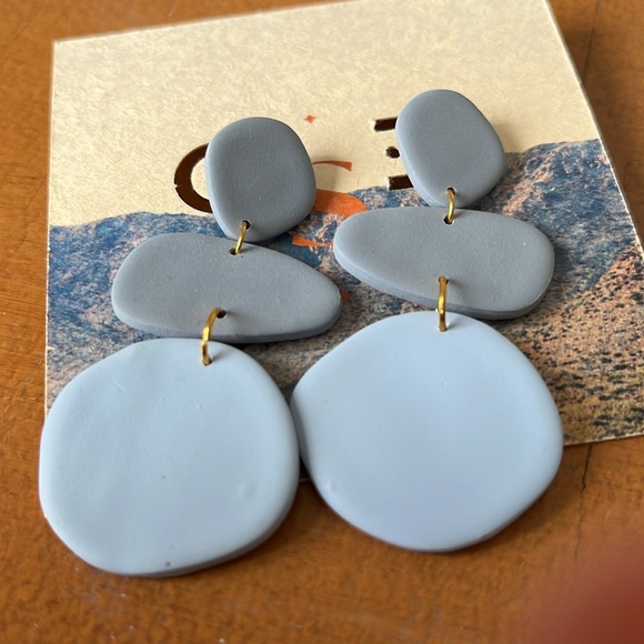 Blue polymer clay drop earrings - Picture 7 of 9
